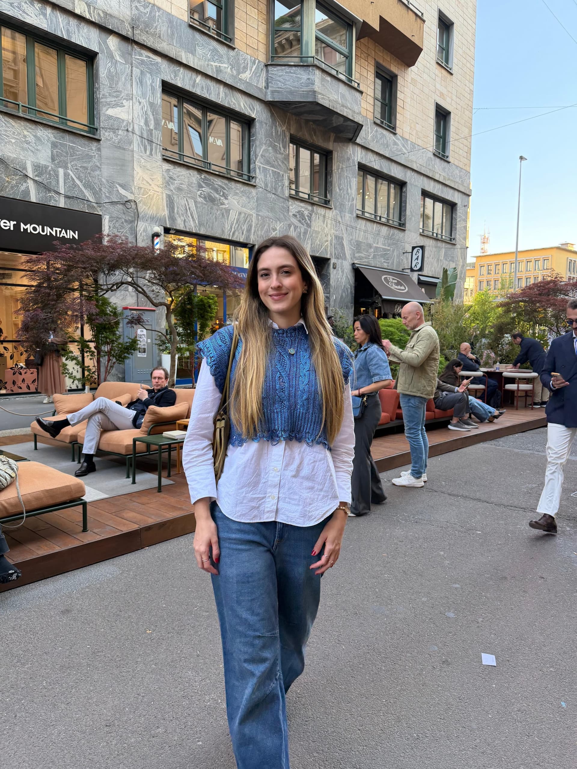 Via Durini durante a Design Week