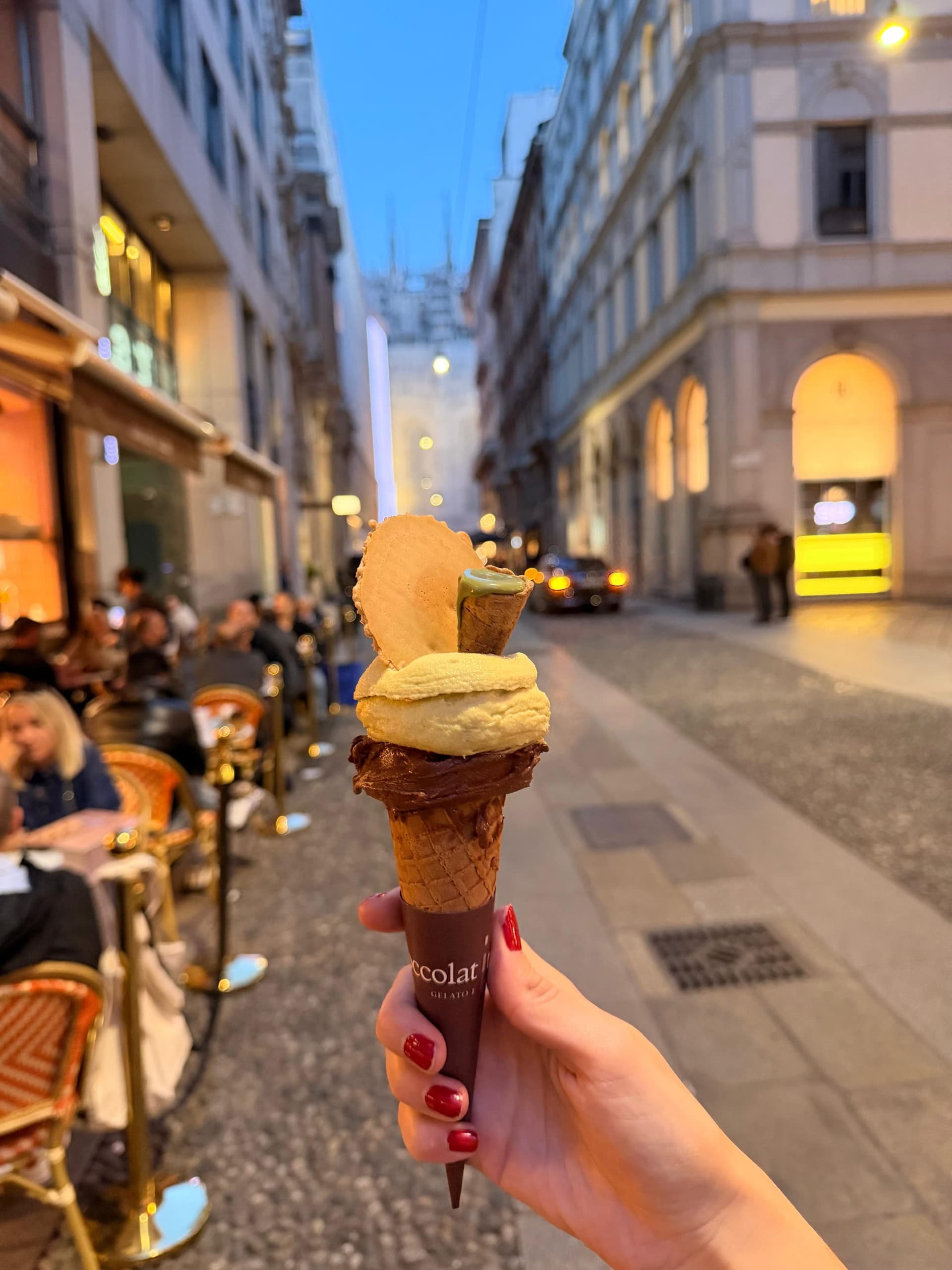 Gelato da Cioccolati Italiani, a caminho do Duomo